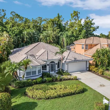 Spacious 3 Bed 3 Bath Pool Home In Naples